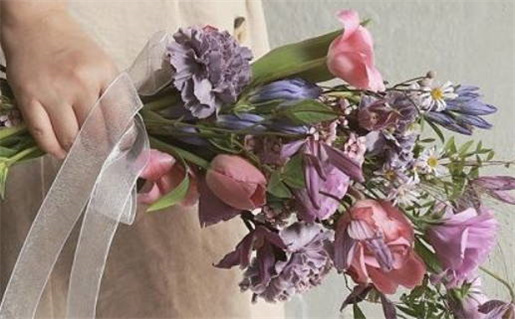 2025年11月02日结婚黄道吉日查询 办婚礼能算好日子吗