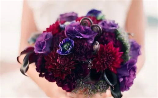 2025年11月25日结婚符不符合黄道吉日 办喜事有没有问题？