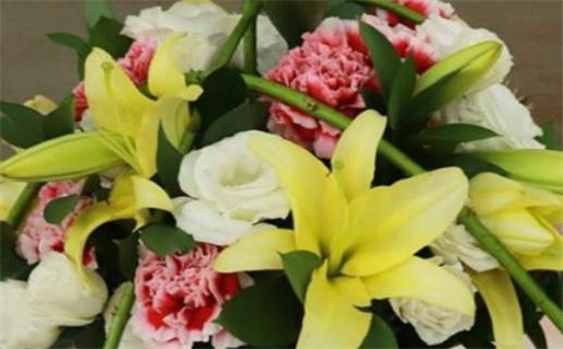 2025年农历九月十七结婚可不可以？ 今日办喜事好吗