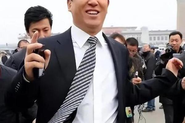 许家印八字解析：命运背后的财富之道
