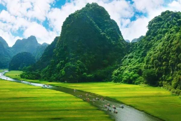 玄幻世界中的风水秘密与天地之力的交织