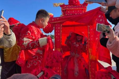 满族节日与民族身份认同的紧密联系