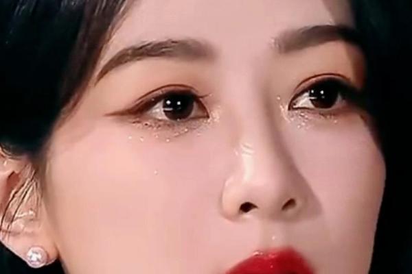 杨紫八字解析：命运与事业的深层联系