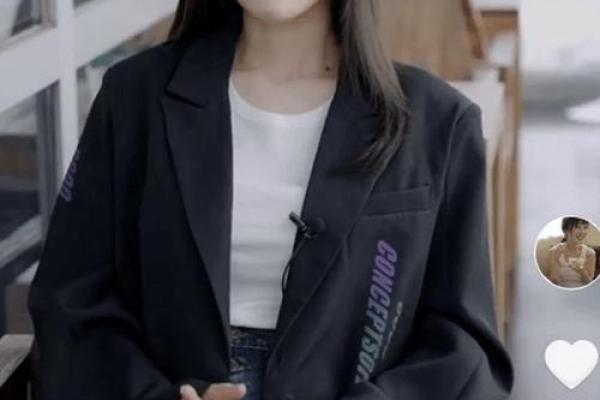 解读甜馨命理：她的出生日期如何塑造她的命运