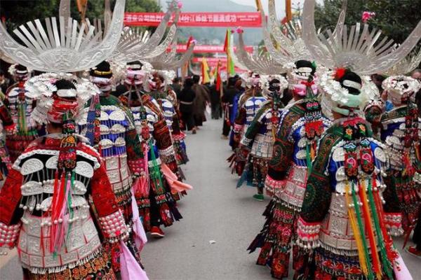 揭秘传统魅力：不可错过的十大宗教节日民俗大揭秘