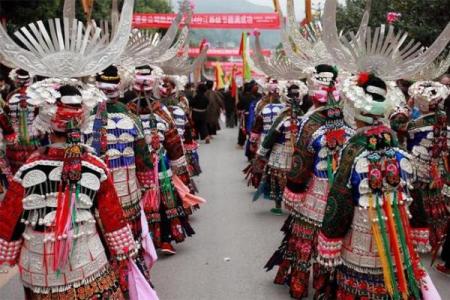 揭秘传统魅力：不可错过的十大宗教节日民俗大揭秘