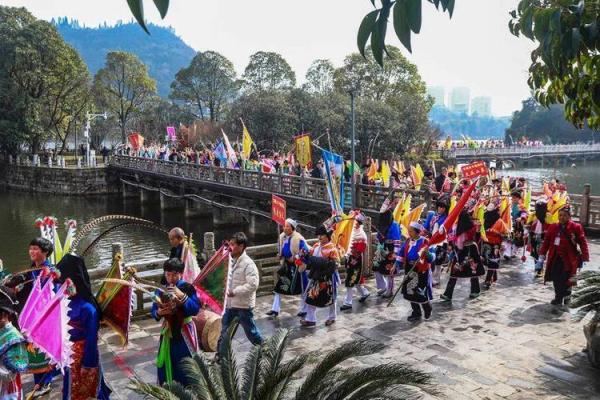 云南节日名俗大揭秘，传统节日图片盛宴来袭