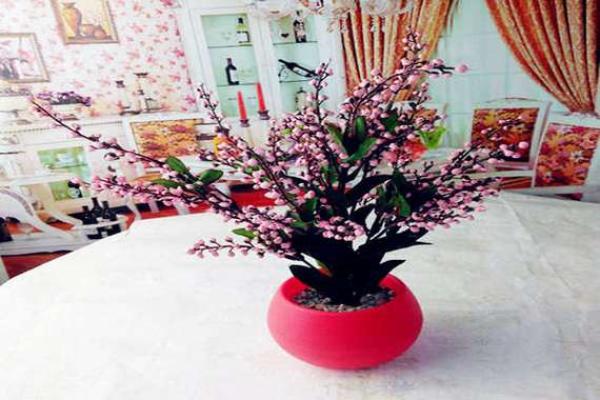 家居风水提升，假花布局助你招财纳福秘籍