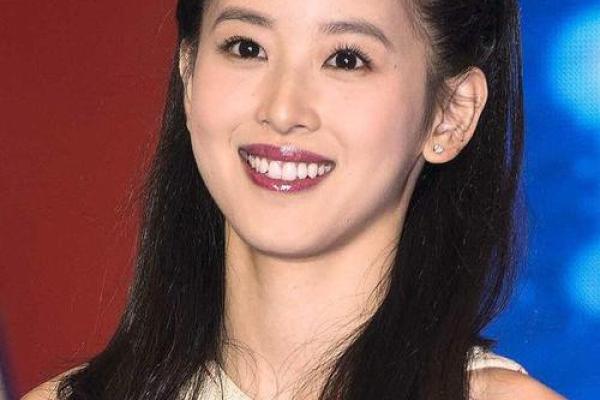 黄忆慈八字揭秘：命运轨迹背后的深层次解读