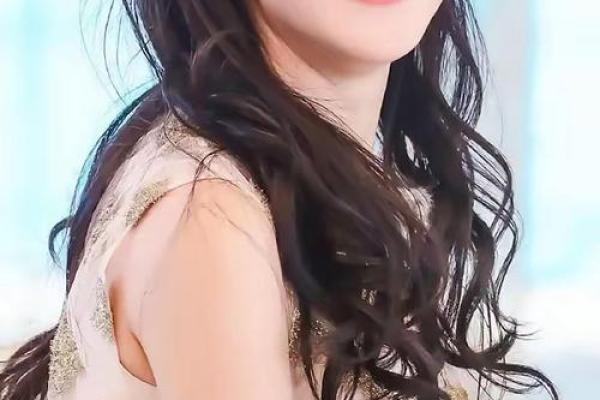 谢娜面相揭秘：笑里藏金，运势旺到爆