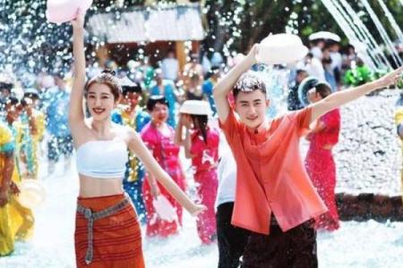 泼水狂欢，揭秘云南傣族盛大节日之谜