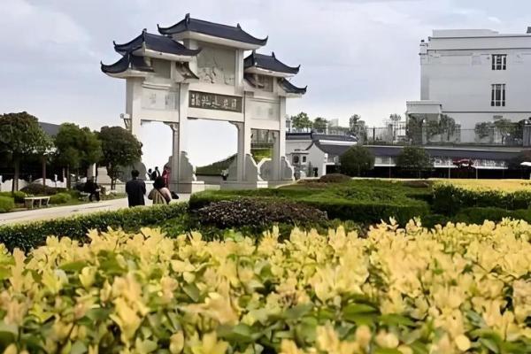 武汉陵园风水宝地盘点：揭秘风水绝佳之地