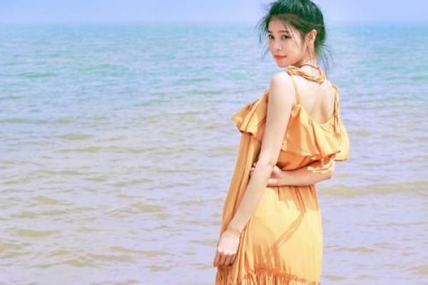 八月份：盛夏星辰命