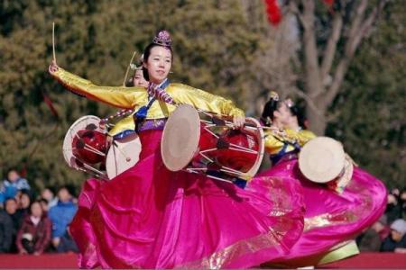 朝鲜族特色民俗大揭秘：传统节日狂欢盛宴