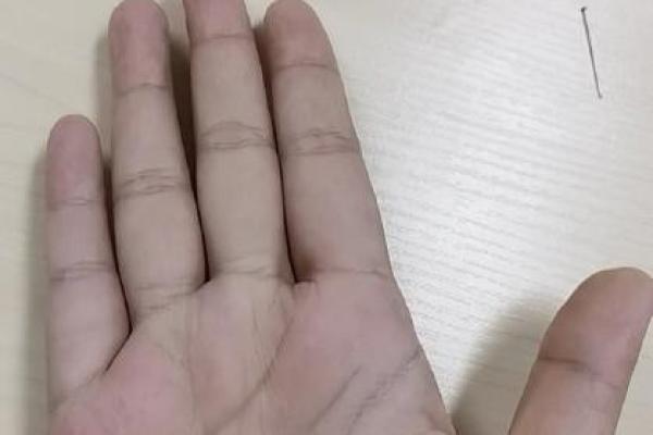 八字相冲揭秘：手相暗藏玄机，破解命运之谜
