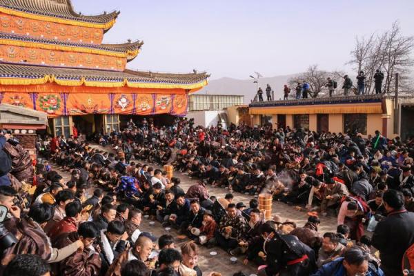 藏地狂欢，揭秘神秘藏族节日民俗盛宴
