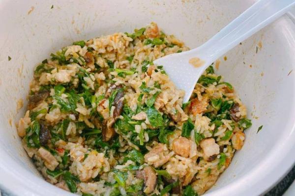 千年古法传承，芥菜饭节揭秘：传统美食背后的故事与风俗