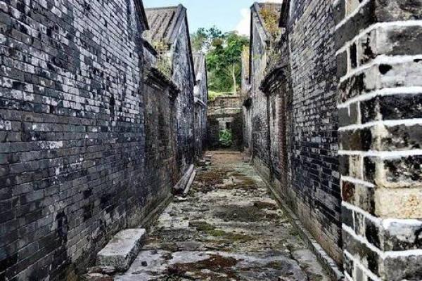 揭秘中华风水第一村：神秘力量背后的传奇村落