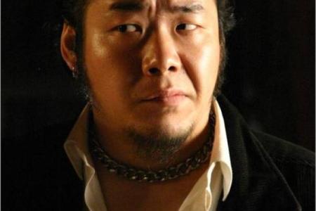 从命理角度看演员于波的事业轨迹，命运如何影响他的选择？