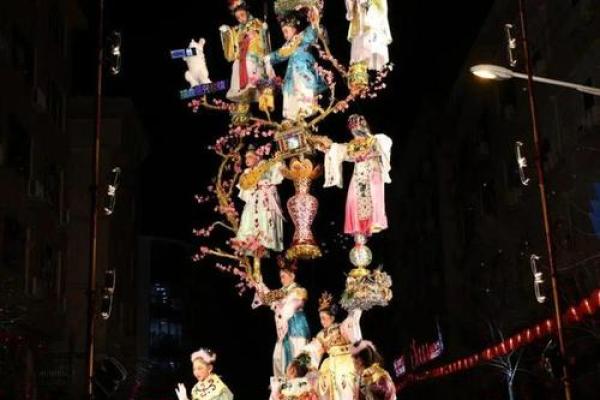 8月狂欢盛典：揭秘全球十大民俗节日盛况