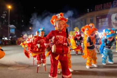 揭秘满族神秘节日：传承千年民俗文化，尽在盛京元宵夜狂欢盛典