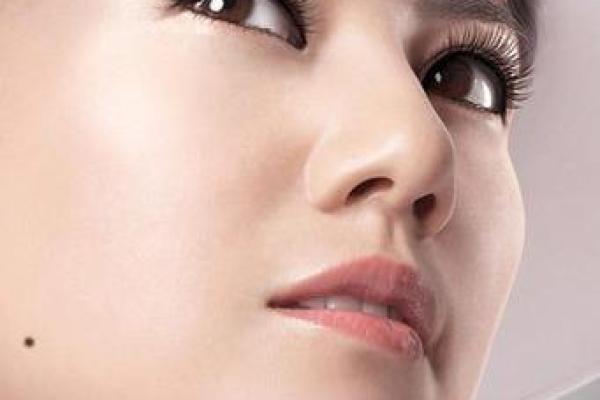 痣相女食，让你成为焦点