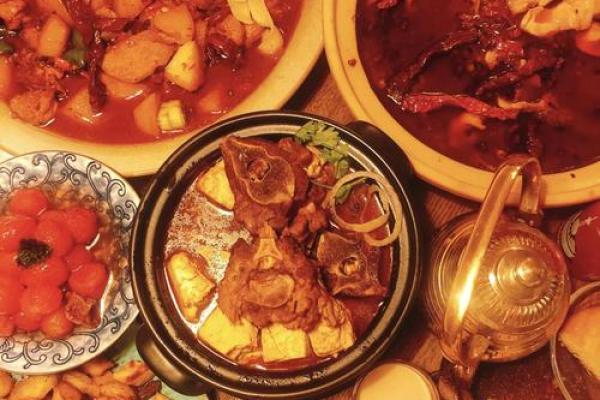 回民佳节美食盛宴，独家揭秘传统民俗背后的风味传奇