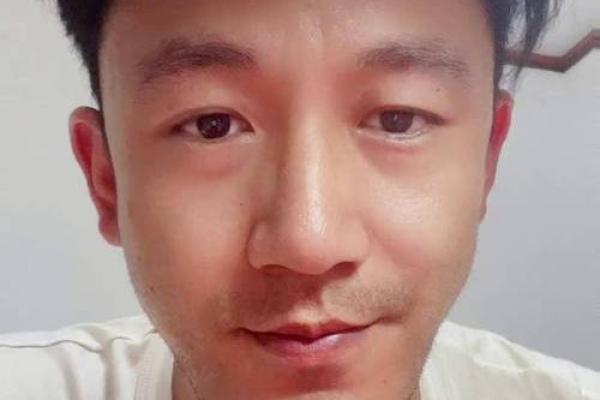 男生浓眉大眼，满脸绒毛，面相预示着怎样的运势？