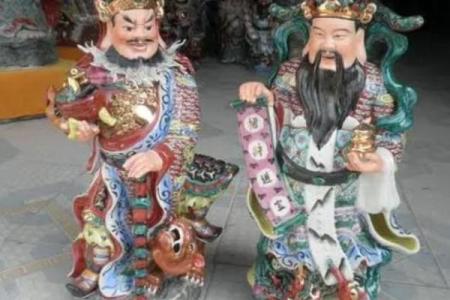黑面藏金：揭秘面相中的神秘魅力