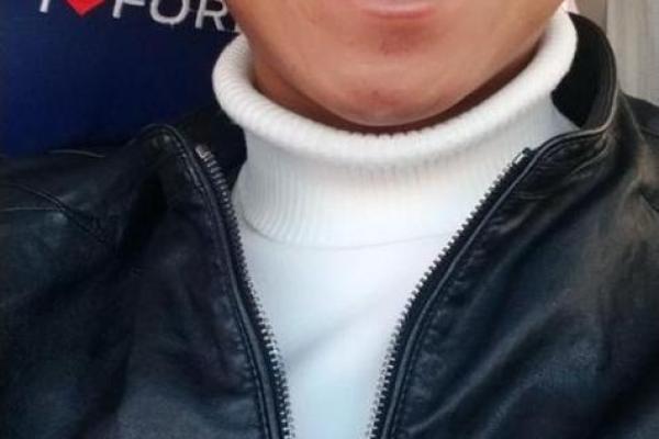 面相揭秘：门牙撞藏巨额财富，你的门牙是否带财？