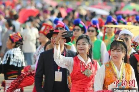 景颇族民俗节日大揭秘：独具魅力的传统盛宴，不可错过的文化盛宴