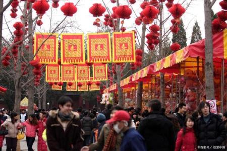 庄族狂欢：揭秘古老节日名俗背后的神秘魅力