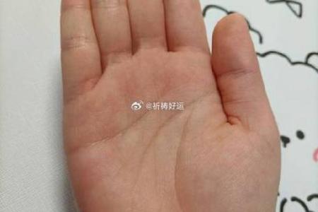 小指紧贴无名指，揭秘你的运势秘密