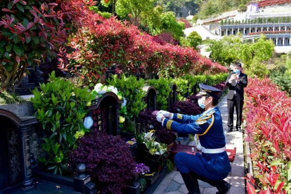 清明：穿越千年的绿色祭祀，探寻古韵民俗之旅
