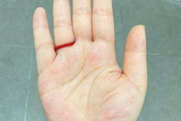 手心相印，命运相连——揭秘手相中的心手相依之谜