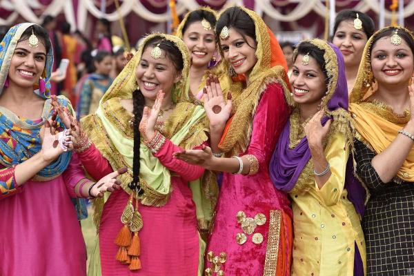 印度教大节日：探寻神秘习俗，感受印度传统文化盛宴