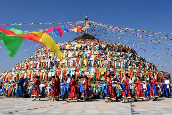 蒙古族节日风俗大揭秘：传统与现代交融的狂欢盛宴