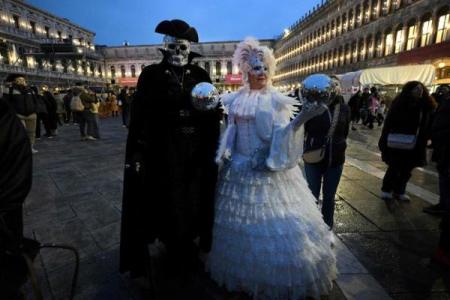 揭秘西方节日背后的名俗风情：一场别开生面的文化盛宴