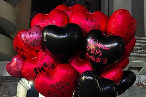 圣诞狂欢夜：揭秘全球最热火的节日习俗盛宴