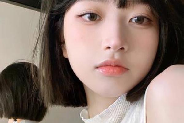 痣中的故事：腼腆女孩的自信秘诀